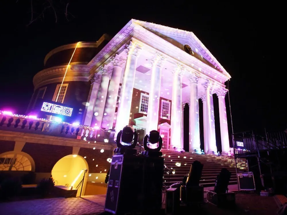 Una nueva incorporación al evento es que, por primera vez desde el inicio de la tradición, se iluminarán ambos lados de la Rotonda.