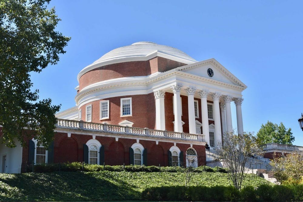 Los asistentes a los eventos con boleto en el John Paul Jones Arena también deberán proporcionar un comprobante de vacunación o un resultado negativo de la prueba de COVID-19 antes de ingresar al lugar, a partir del 18 de octubre.