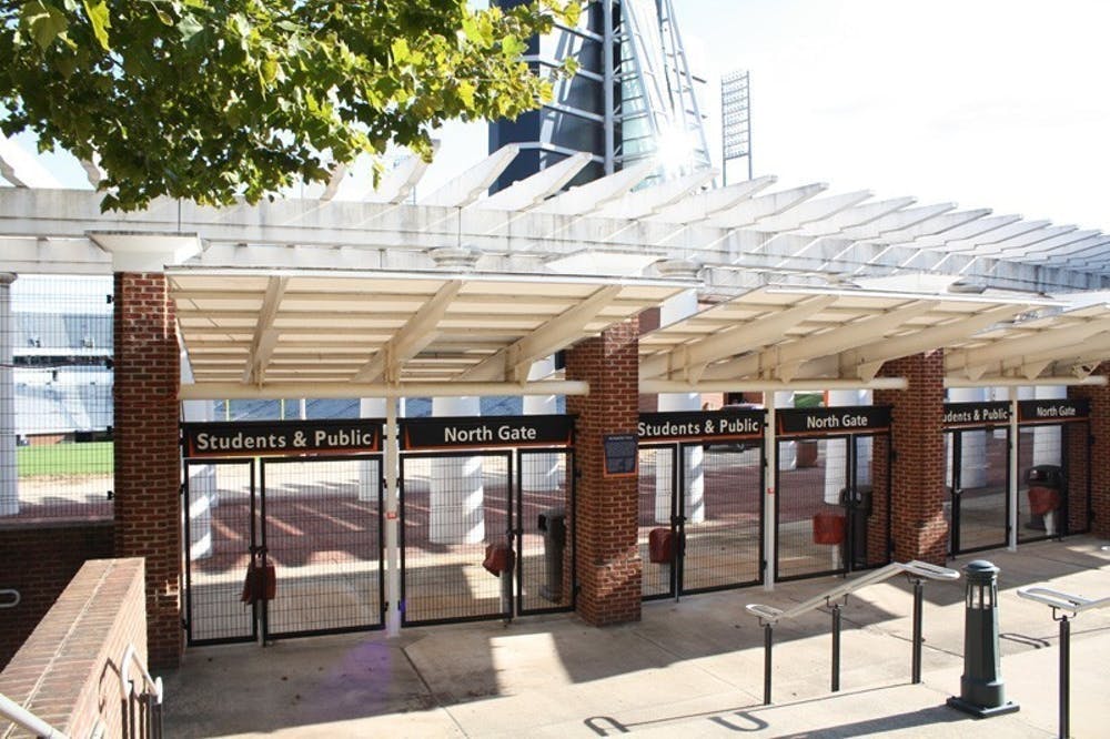 La temporada de fútbol americano del 2020 incluirá 11 juegos para cada equipo del ACC: 10 enfrentamientos de conferencia y un juego que no sea de conferencia.