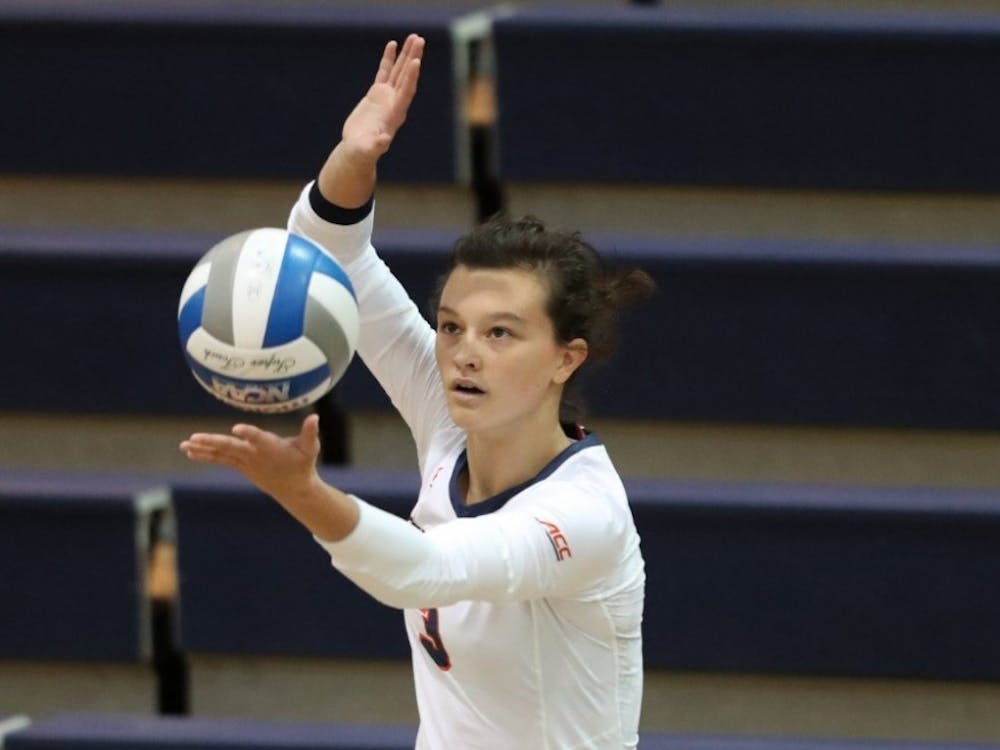 Senior libero Kelsey Miller recorded double-digit digs in every game this weekend.