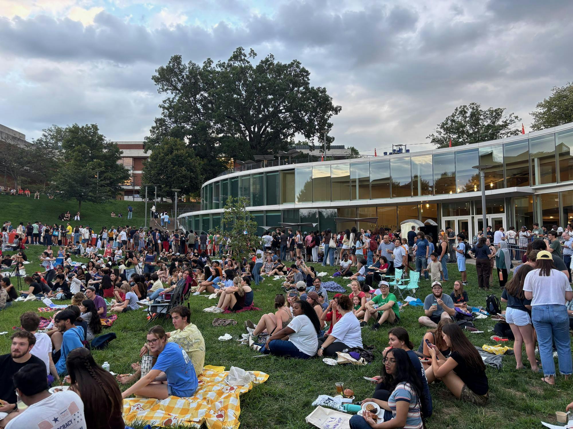 The event showcased a great diversity of artistic involvement across grounds, platforming groups from the AKAdeMiX Dance Crew to The Cavalier Marching Band.