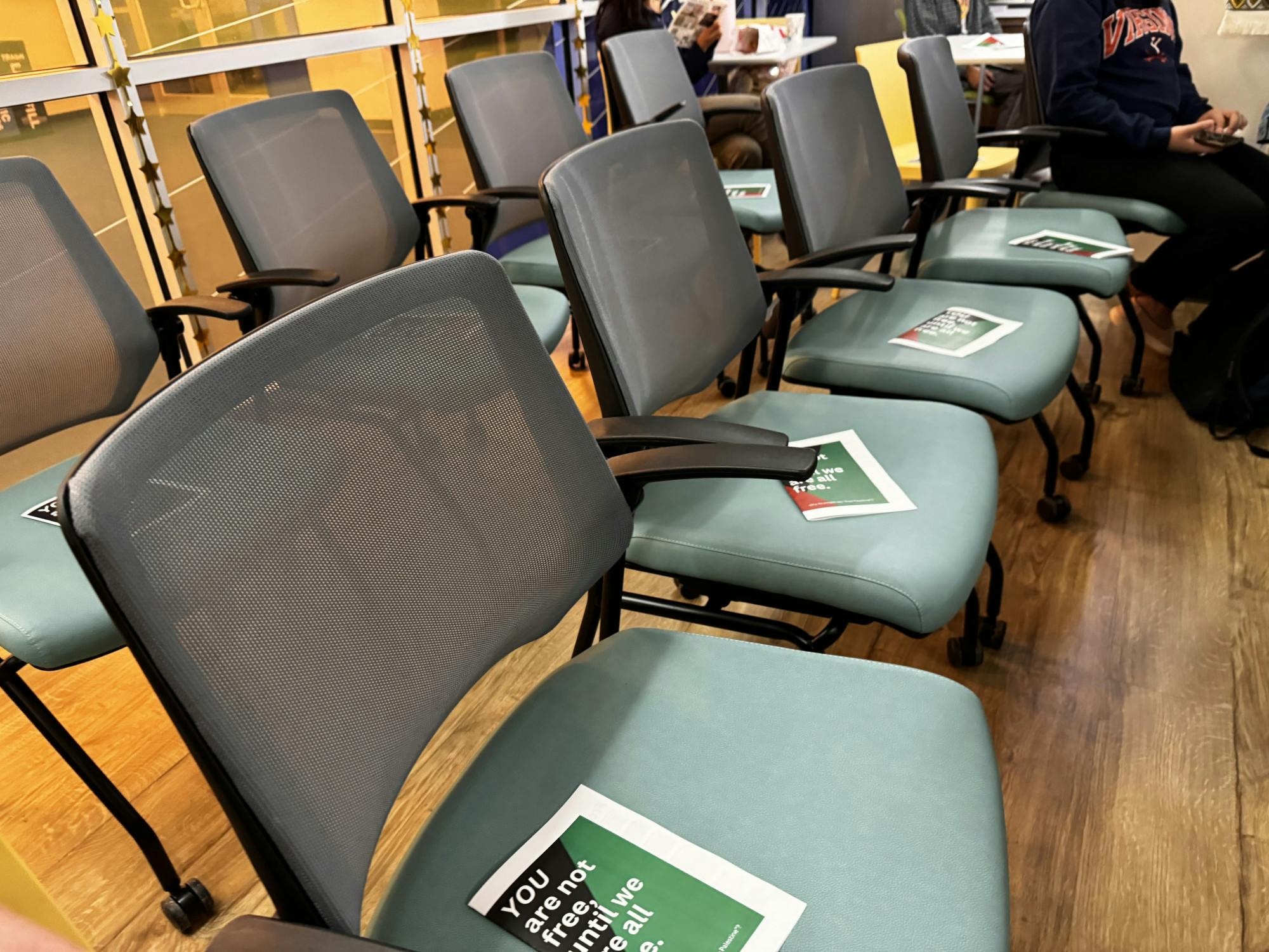 Students from other groups discussed the parallels between the Vietnam War and the conflict between Israel and Hamas.