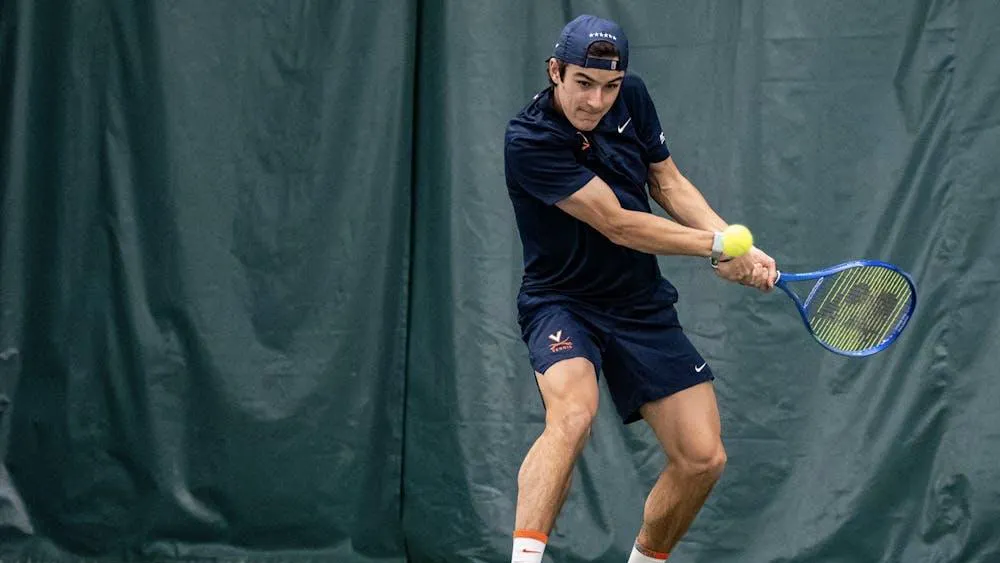 El nuevo jugador Andres Santamarta Roig puso a los Cavaliers en el tablero, pero los Buckeyes terminaron ganando 5-2.