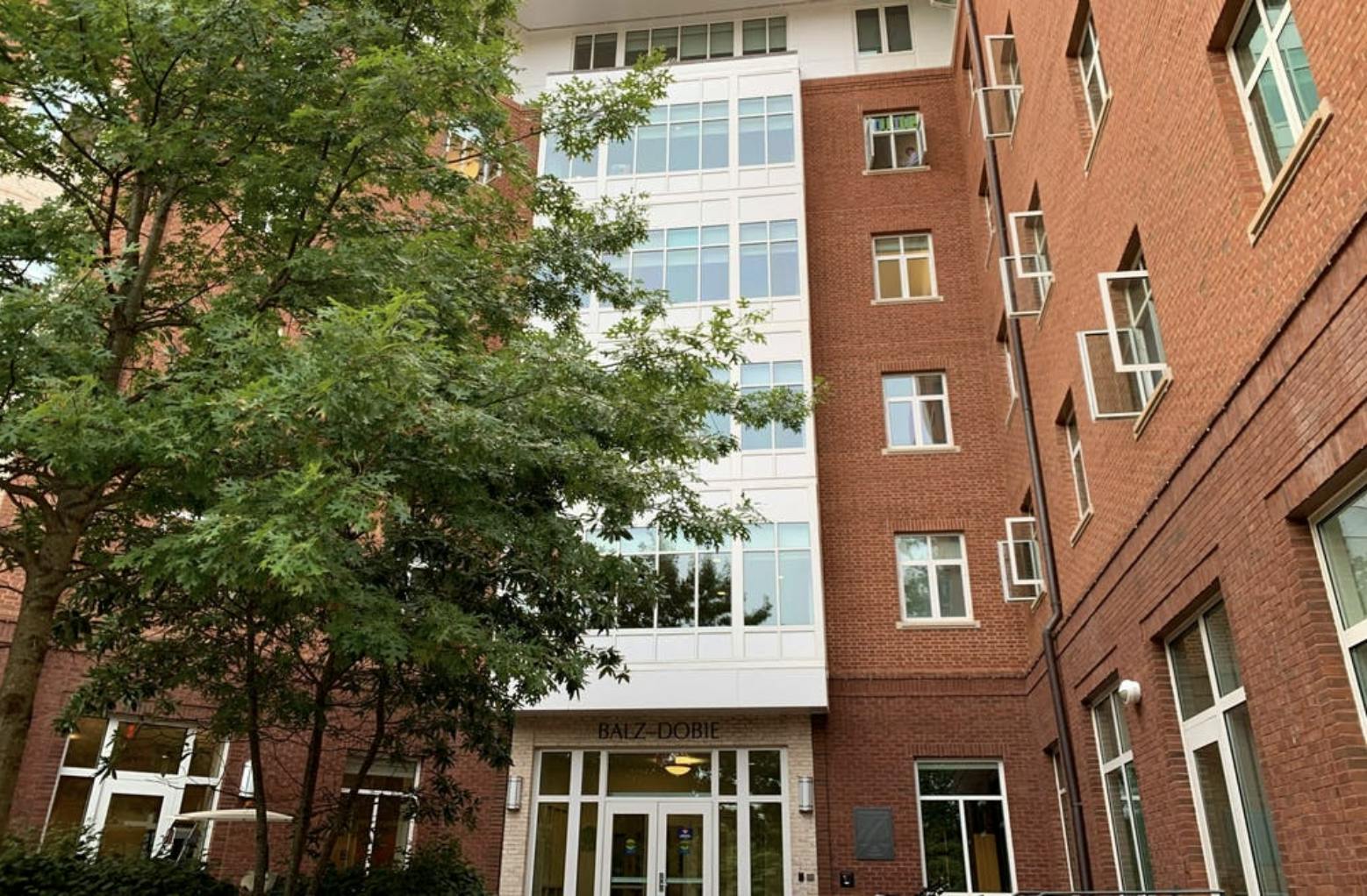 弗大与弗吉尼亚州卫生部合作，正在检测学校宿舍的废水。宿舍废水可以检测到新冠病毒的存在。