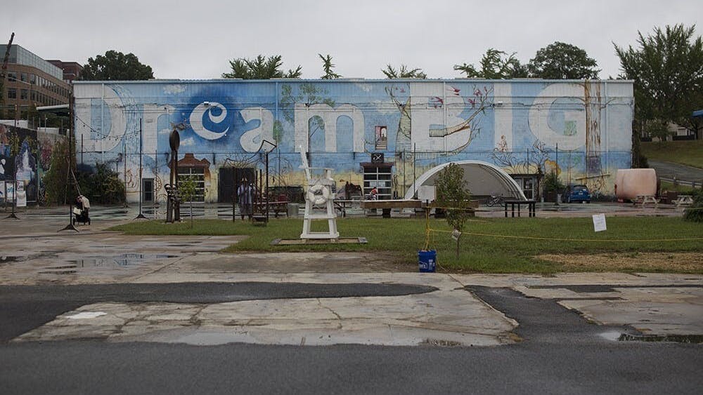 If you’re looking for a fun backdrop to introduce your favorite outfit to Instagram, IX Art Park is your place.