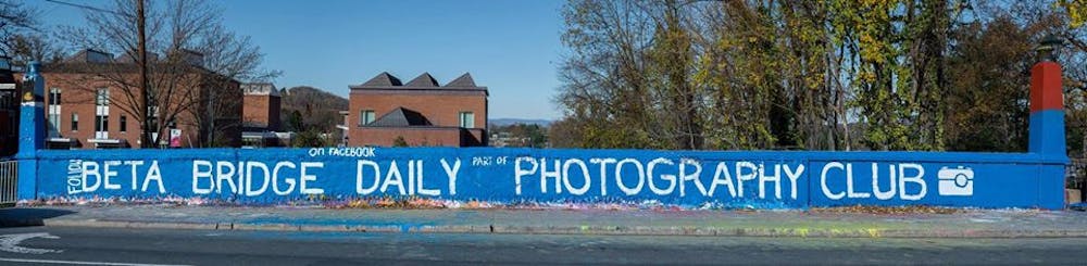 <p>The Photography Club maintains a site that posts daily pictures of Beta Bridge.</p>