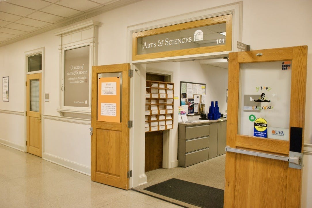 All meetings with faculty advisors will be held online while in-person classes are suspended.