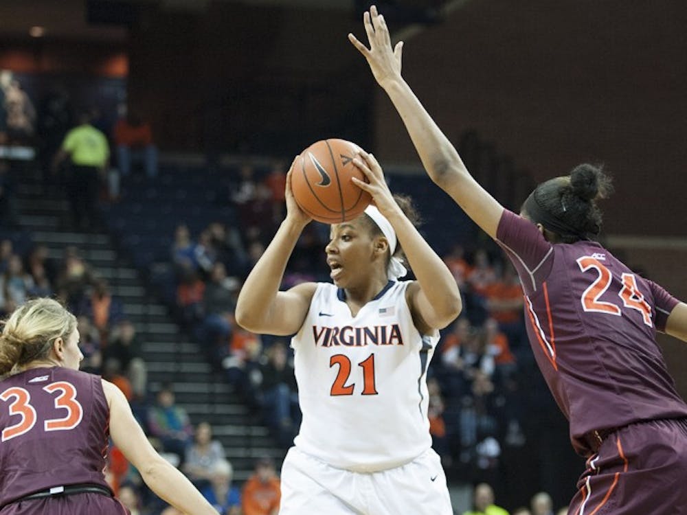 Sophomore forward Lauren Moses lead Virginia in scoring against Middle Tennessee with 13 points.&nbsp;