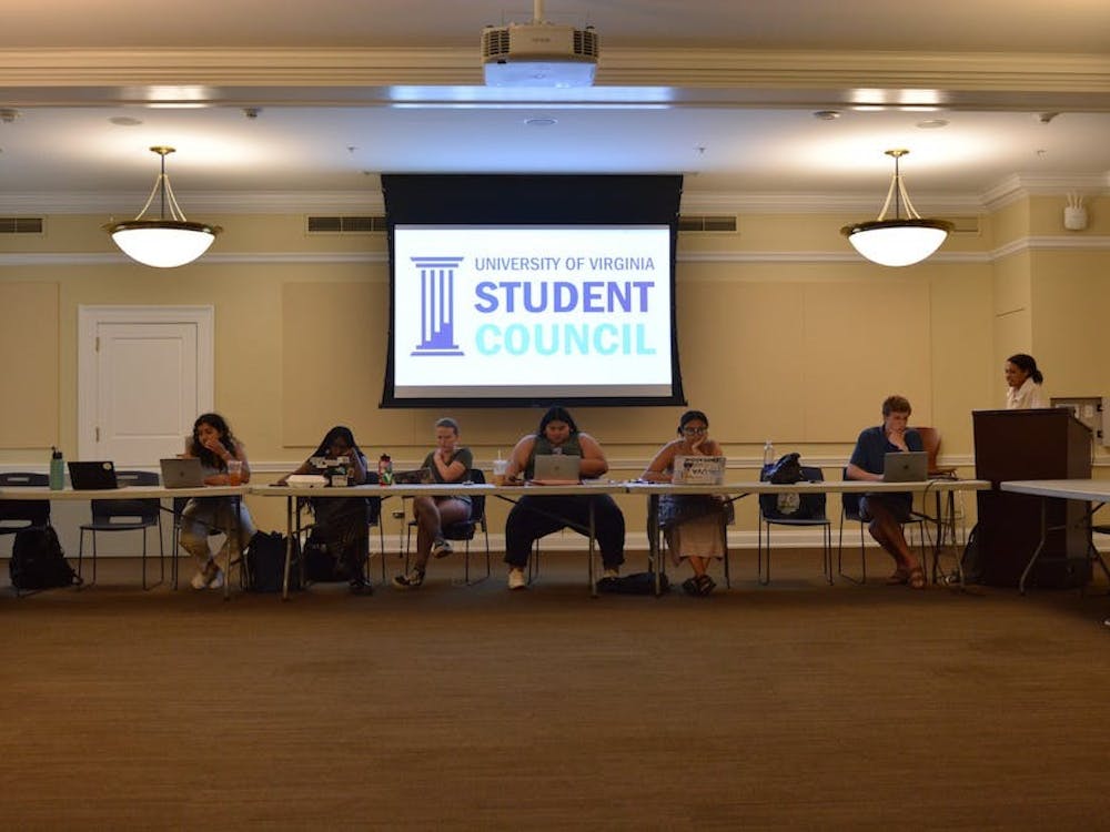 El Consejo Estudiantil se reúne semanalmente los martes a las 6:30 p.m. en el South Meeting Room de Newcomb Hall.