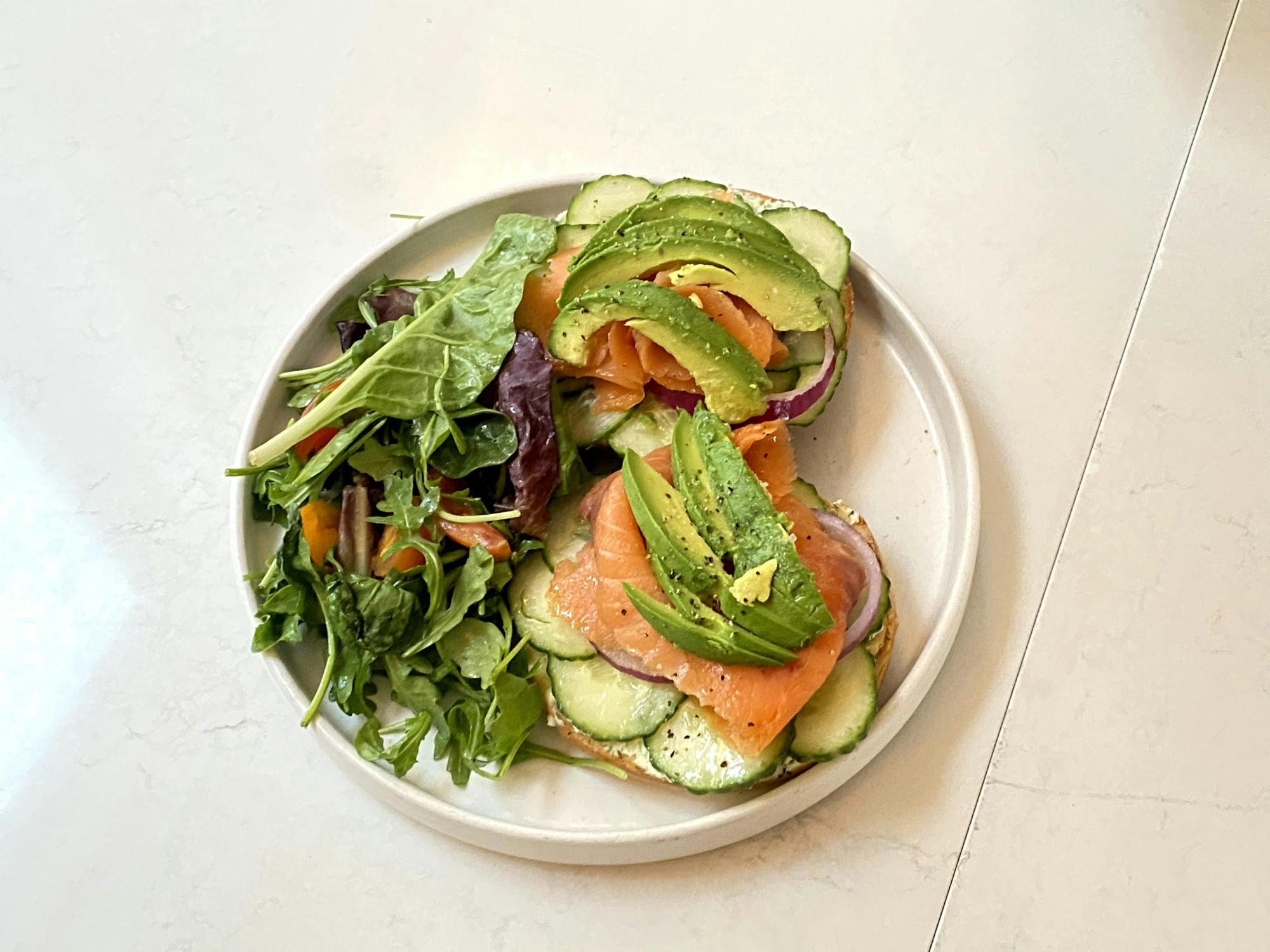 Smoked salmon, herbed cream cheese, cucumber and several kinds of condiments blended wonderfully, each adding a layer of uniqueness to the flavor. 