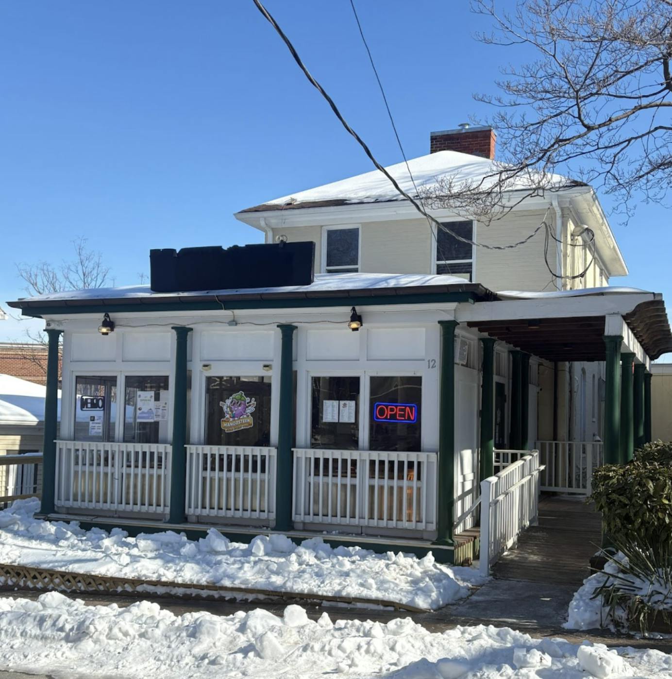 Upon entering the restaurant, I was greeted with the bright openness of their covered front patio section, and the hostess warmly welcomed me as soon as I made my way in.