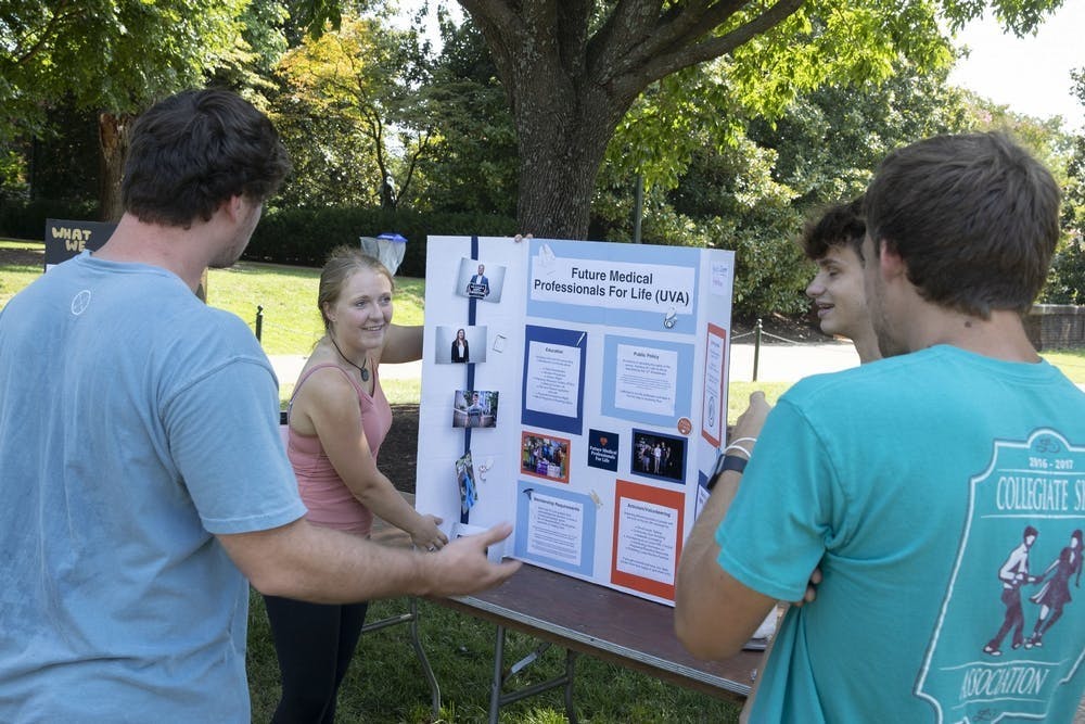 令人深恶痛绝的是，大学对FMPFL（Future Medical Professionals for Life：拯救生命的未来医学专家社团）的问题视而不见，无论如何都要推广。