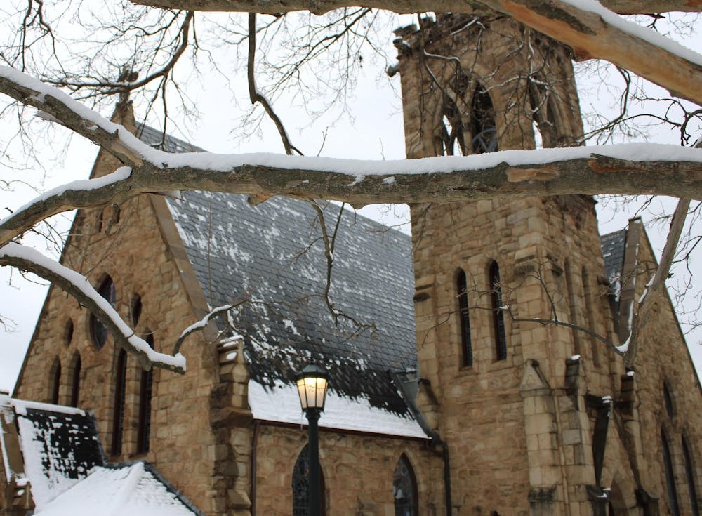 chapelsnow1-katiehall-120525