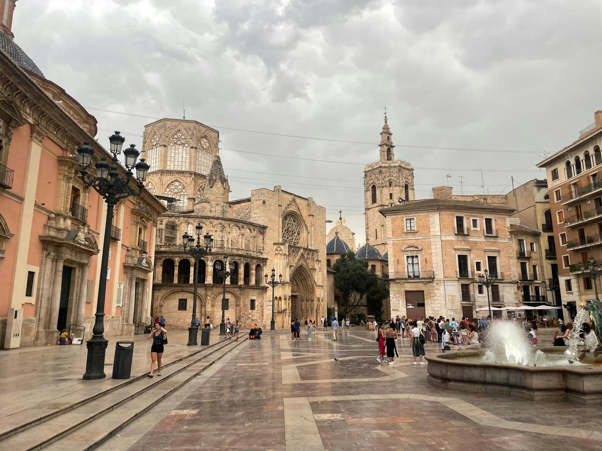They boasted about their Spanish summers complete with wild touristic escapades, frequent beach trips with new best friends and no shortage of tinto de verano. 