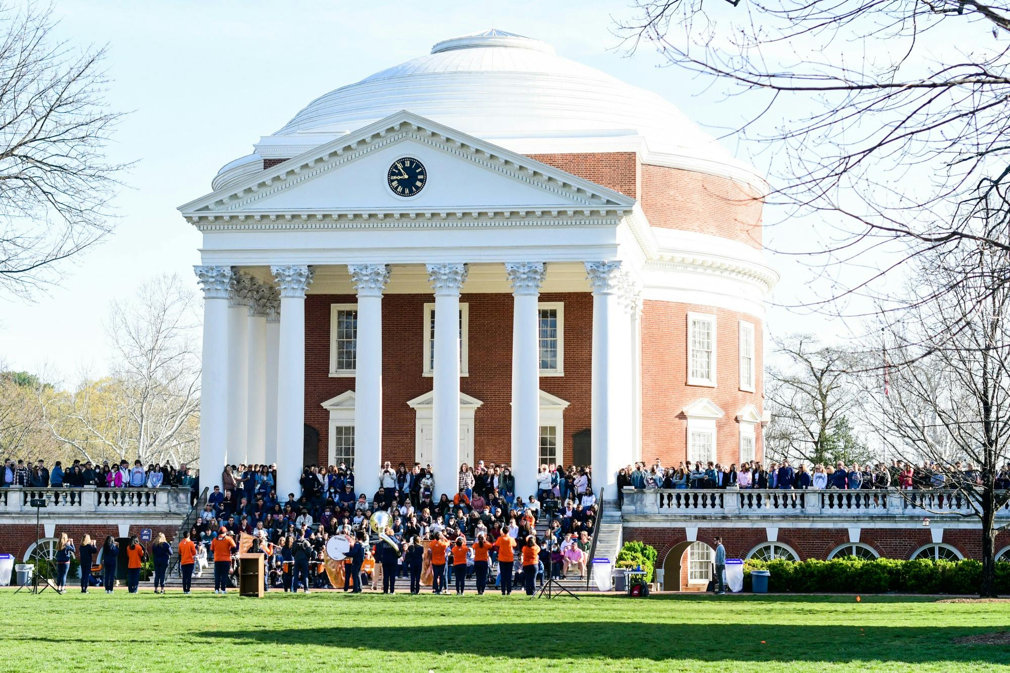 With current students performing their usual routines of walking to class, grabbing lunch and strolling through Grounds, prospective students are able to gain some insight as to what life is like as a student. &nbsp;