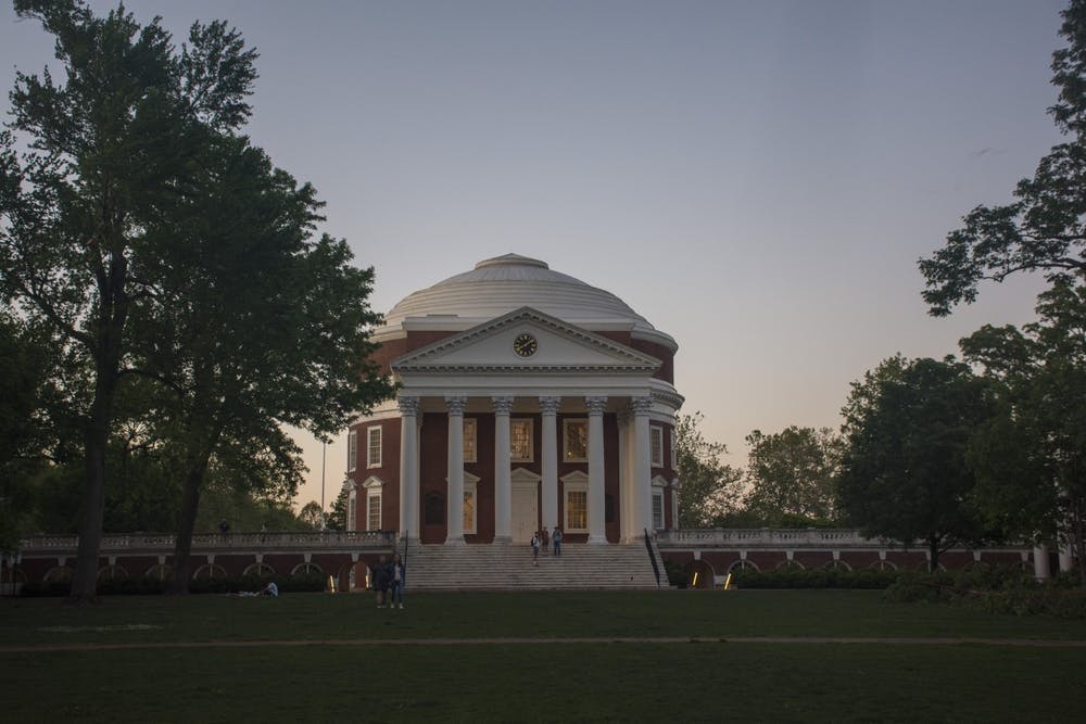 本地和全国范围内的病例因omicron变种激增。