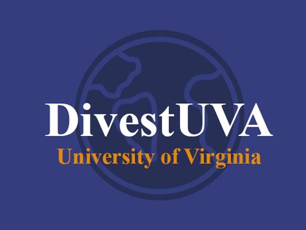 DivestUVA要求将这些资金重新投资到弗大“尊重教职员工和学生未来的资产”中。
