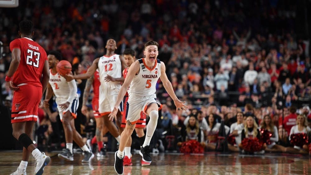 Hubo puro gozo en las caras de los jugadores de los Cavaliers y de los fanáticos en el momento cuando Virginia ganó el campeonato nacional.