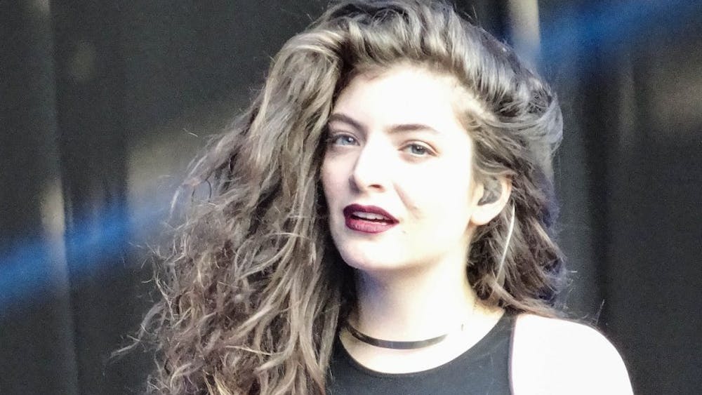 As undergraduates filled into their first-year dorms in the fall of 2013, a 16-year-old Lorde was in the midst of releasing her debut album, “Pure Heroine.”