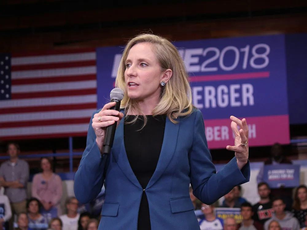 Gov. Abigail Spanberger (D)