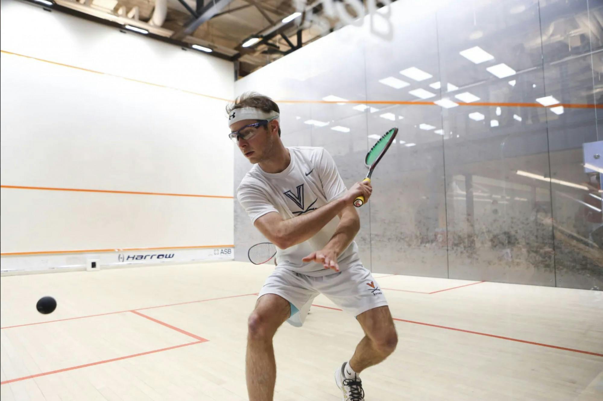 The men's squash team concluded the regular season with a 9-5 record while the women's team closed out 10-3.