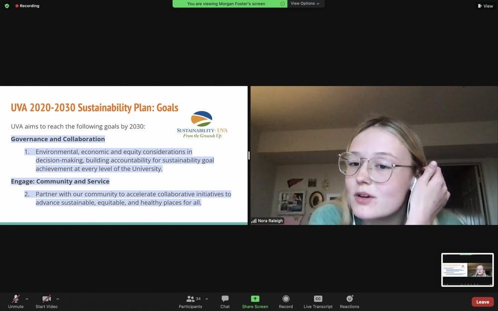 Estudiante de segundo año en la Escuela Batten Nora Raleigh comparte las Metas de Sostenibilidad de la Universidad.
