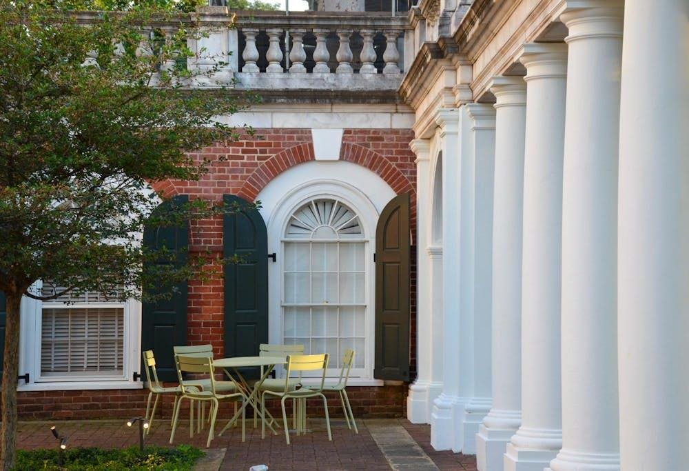 <p>弗吉尼亚大学圆厅图书馆，摄于 2025 年 6 月 15 日。</p>