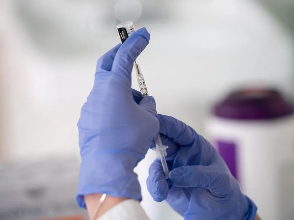 Al entrar en los últimos meses antes de que esté disponible una vacuna ampliamente distribuida, debemos prestar especial atención y cuidado a las comunidades minoritarias desatendidas. 