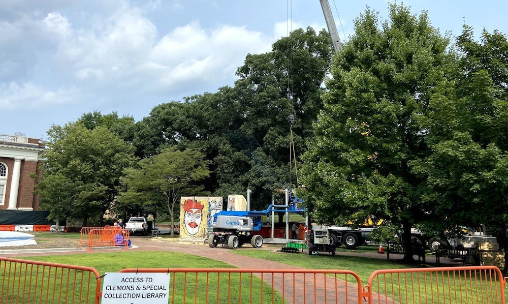 在2014年柏林墙安装不久后，校区内的许多部门围绕着这个装置举办了一个研讨会，以纪念柏林墙倒塌25周年。