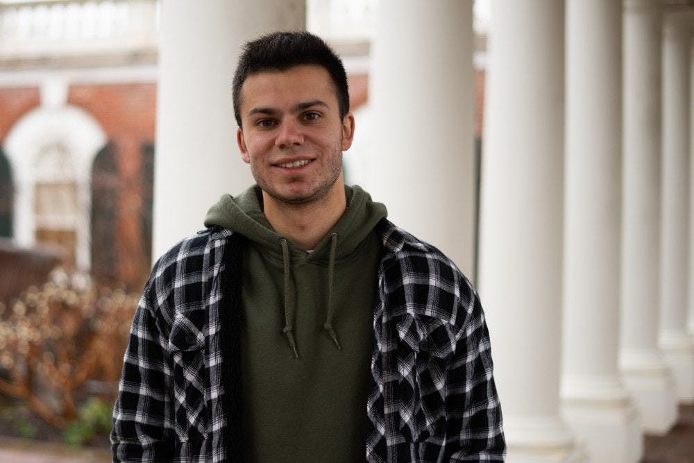 Erik Toor es un Columnista de  Vida para The Cavalier Daily. 