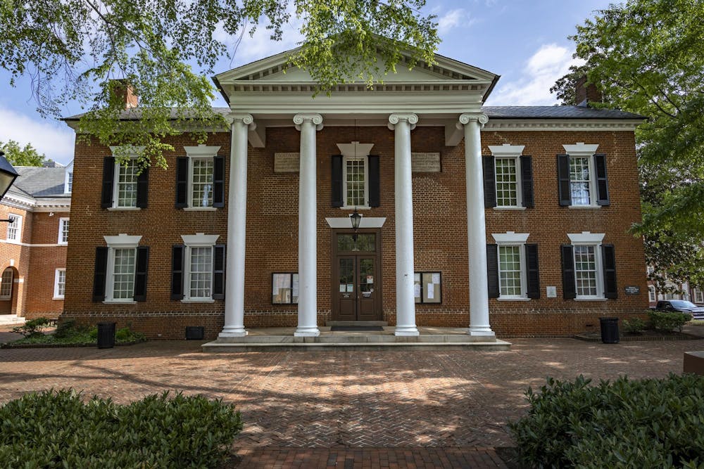 A photo of the Albemarle County Circuit Court.
