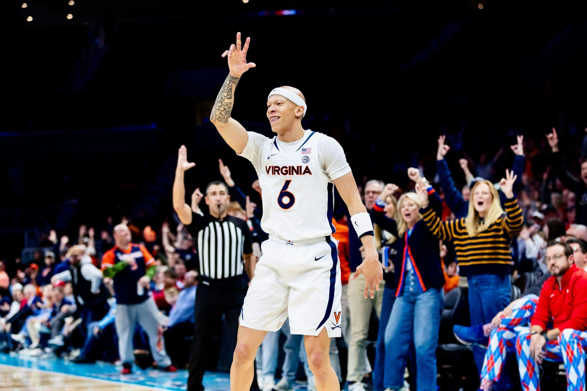 White led the team in scoring with 25 points, thanks to 7-for-7 threes.