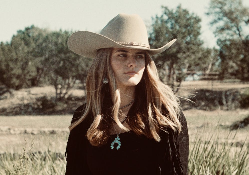 Originally from Northern Virginia, Campbell grew up in a household full of music, drawing inspiration from powerhouses like Dolly Parton and The Chicks.