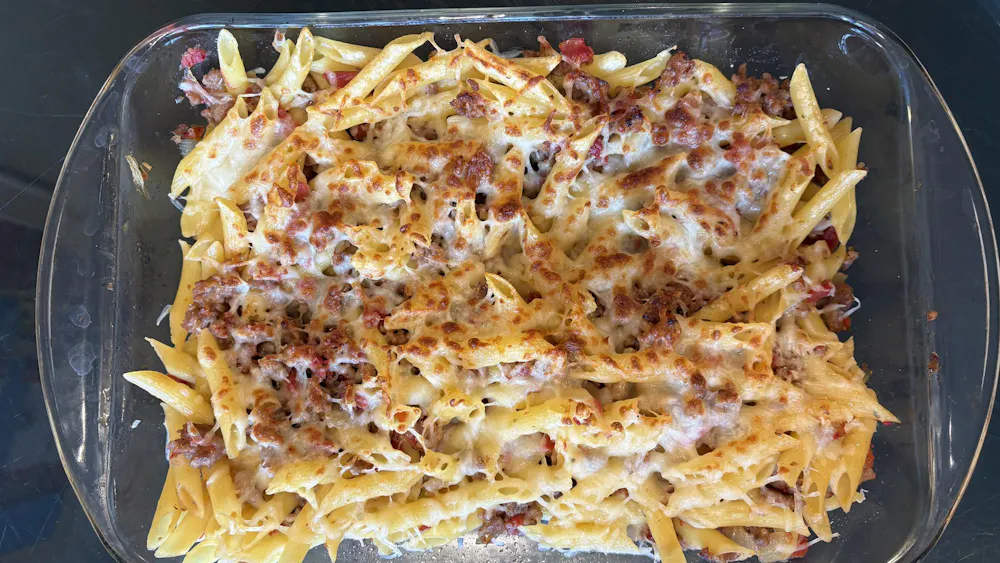 Macarrones, a pasta dish with meat and homemade tomato sauce, is the perfect meal to cook in your apartment or dorm kitchen.