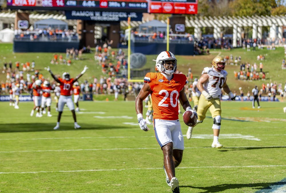 Senior safety Jonas Sanker scores his first career touchdown to cement a Virginia victory.