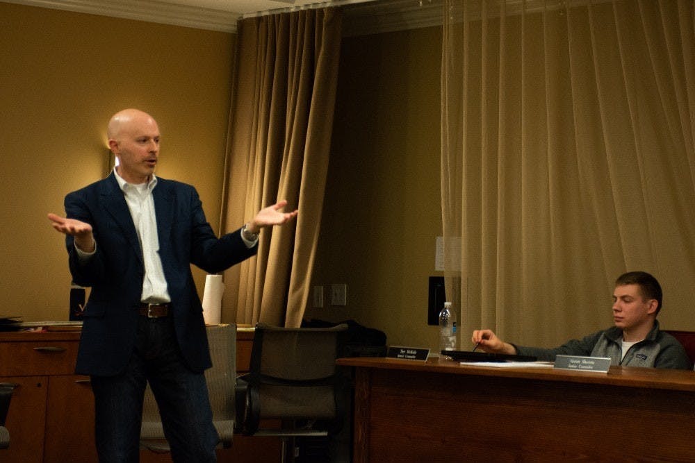 Pattie与弗吉尼亚大学司法委员会的关系一直十分密切：当他还是Curry教育学院的一名研究生时，就曾担任学生代表。