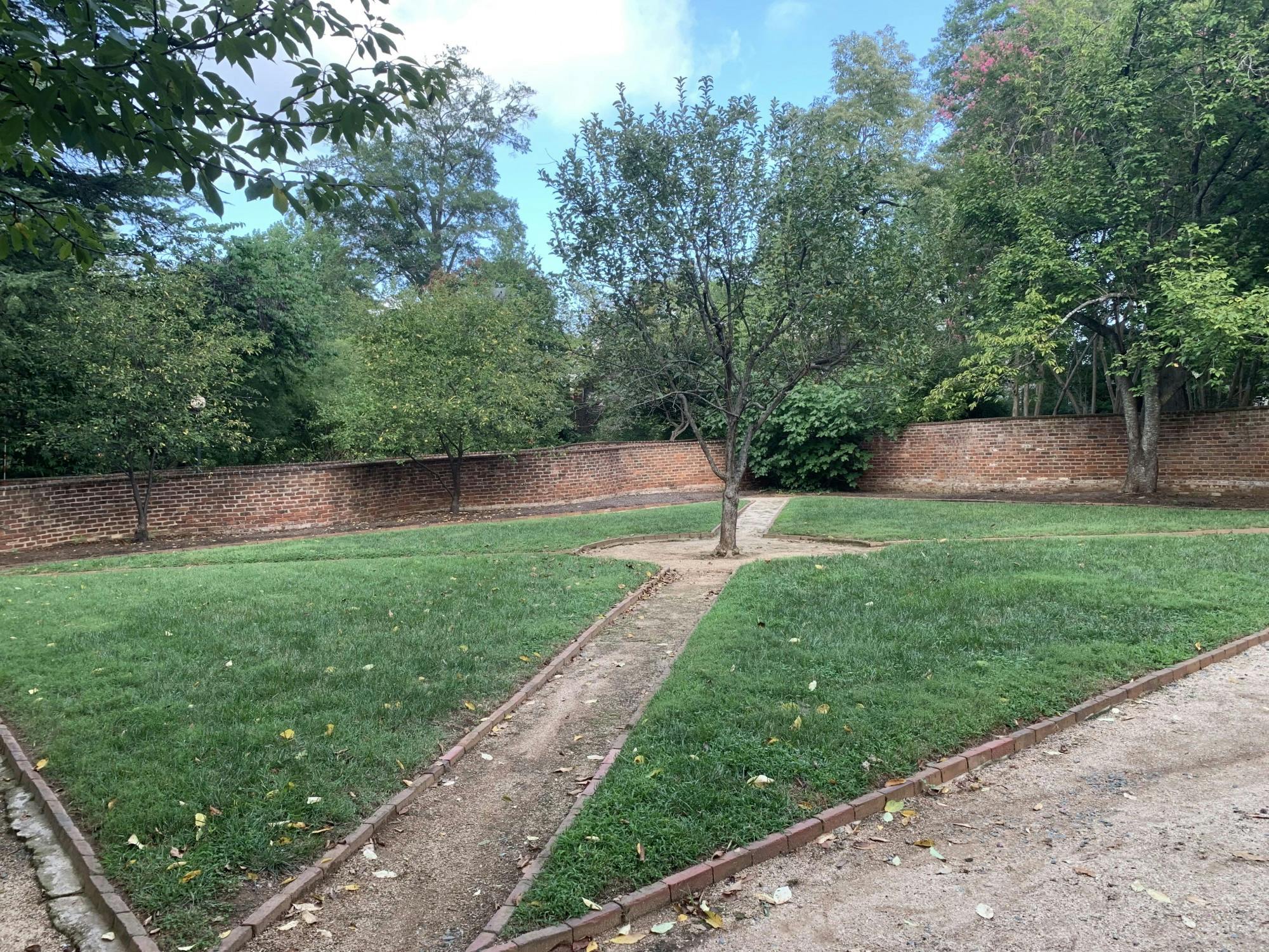 The gardens were designed initially to be multipurpose: divided in two, one half was possibly dedicated to the public whereas the half closest to the pavilion itself was generally reserved for a small kitchen garden bearing small herbs and other plants as well as a number of smaller, likely wooden structures.