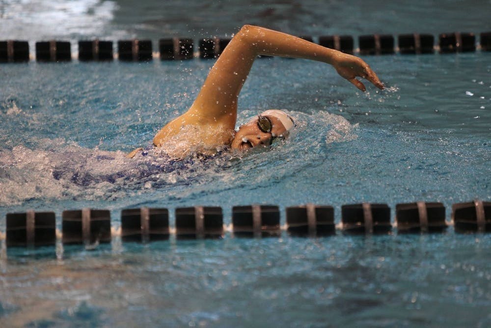 弗吉尼亚大学骑士队成为了有史以来第一支赢得NCAA女子游泳和跳水冠军的ACC队伍
