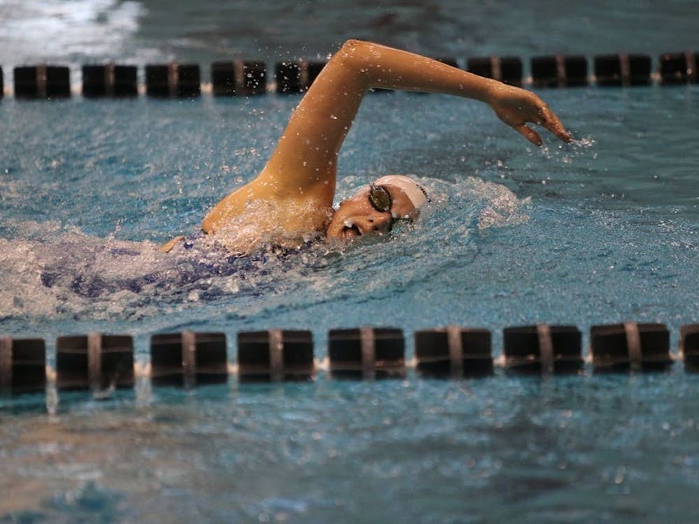 弗吉尼亚大学骑士队成为了有史以来第一支赢得NCAA女子游泳和跳水冠军的ACC队伍
