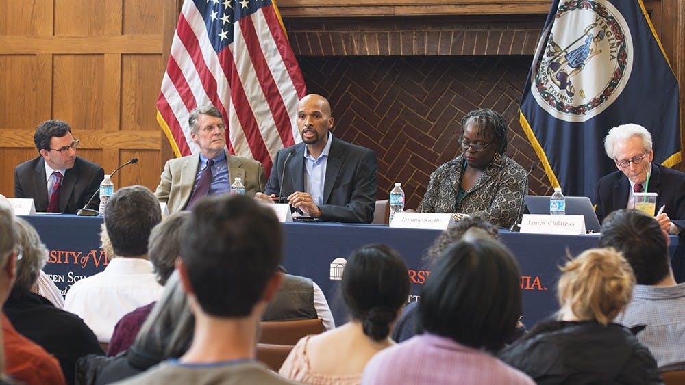 The event featured&nbsp;featured a panel of University and visiting professors, physicians and journalists.