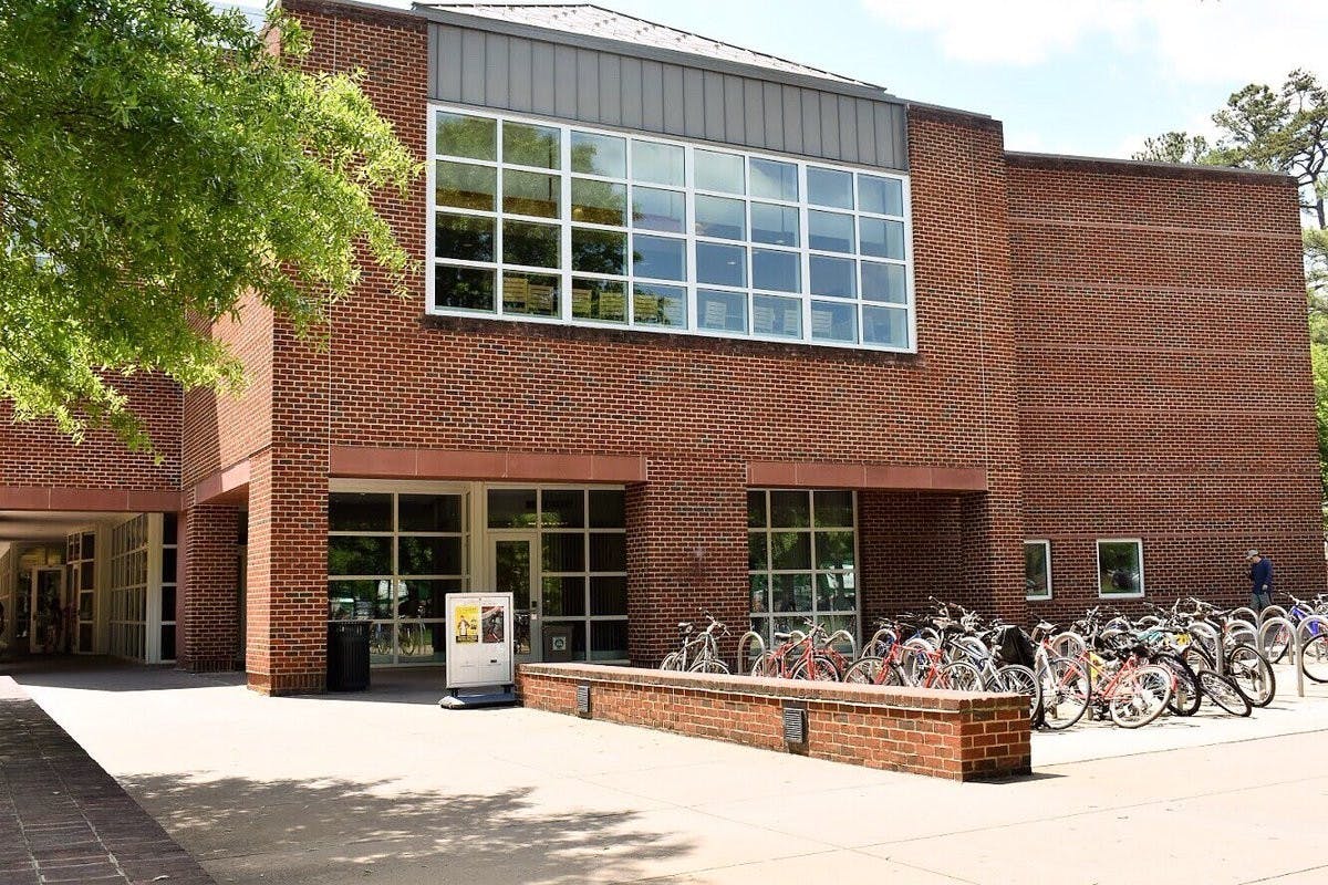 Throughout the school year, thousands of University students eat breakfast, lunch and dinner sold by the company.