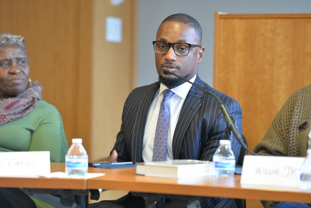 <p>Cornelius Griggs, president and co-founder of GMA Construction in Chicago, speaking at Saturday's conference.&nbsp;</p>