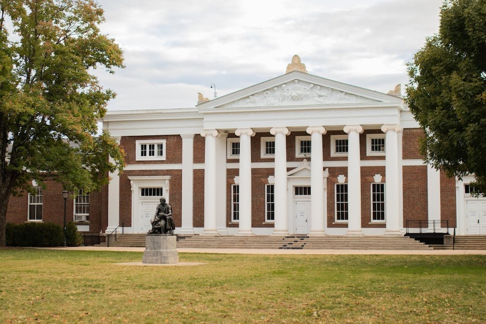 Como cualquier culto, el culto del victimismo negro desalienta el cuestionamiento y la disidencia y alienta una mentalidad polarizadora de nosotros-contra-ellos que aviva el resentimiento y el conflicto.