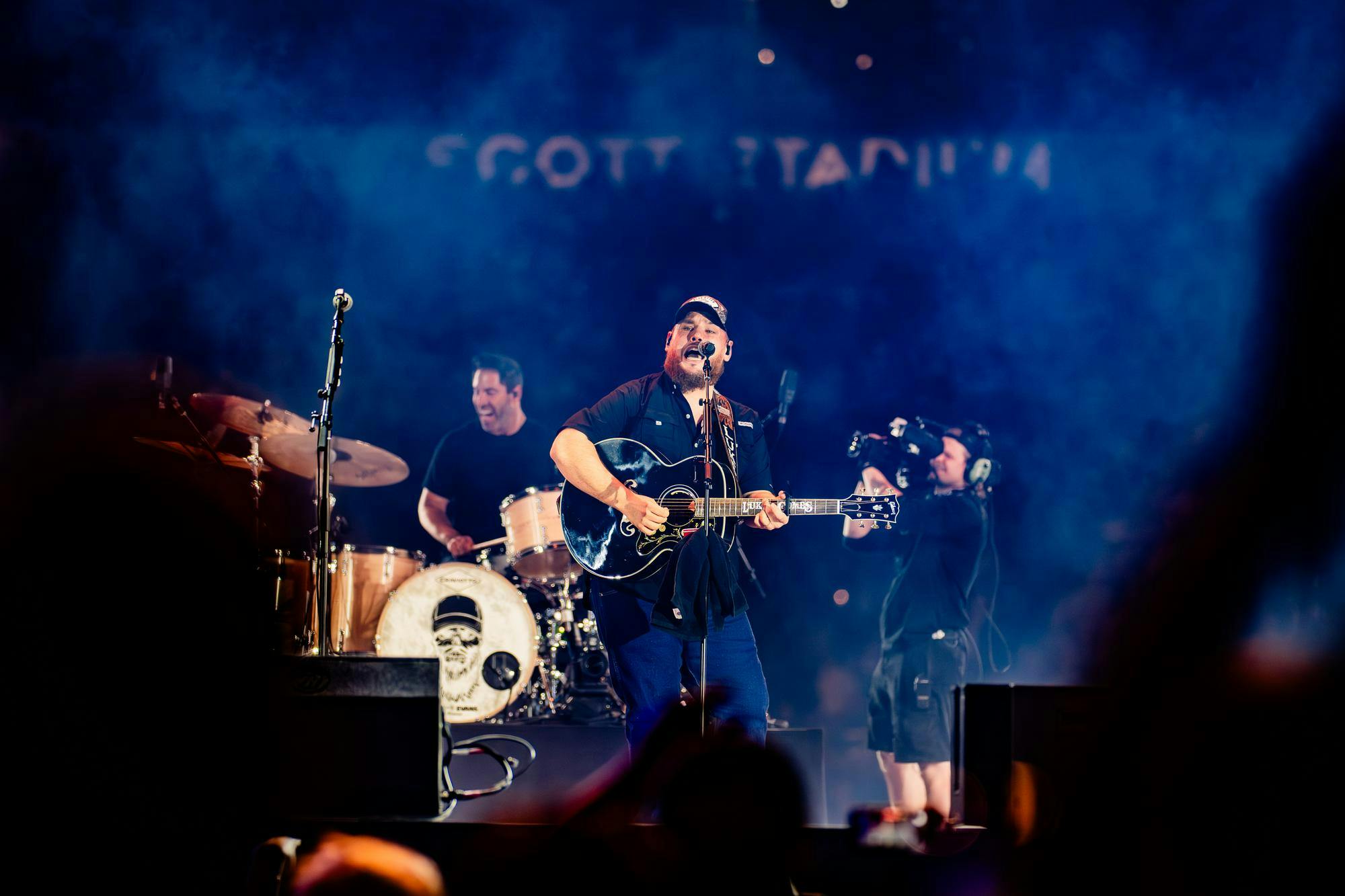 Combs came on stage at 9 p.m., with an almost two hour long setlist