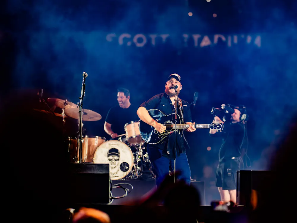 Combs came on stage at 9 p.m., with an almost two hour long setlist