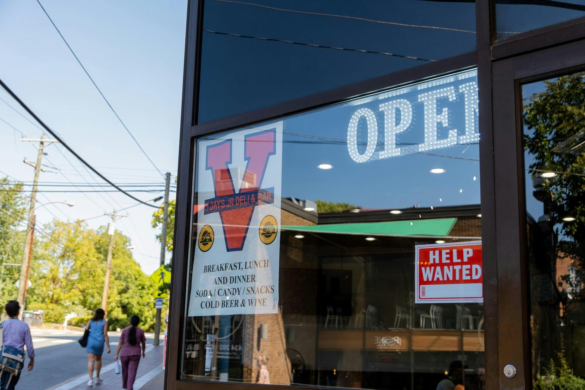 We agreed that 7Days Junior Deli &amp; Bar offers a convenient option for hungry passersby, and the quality of the food makes sense at its low price point.