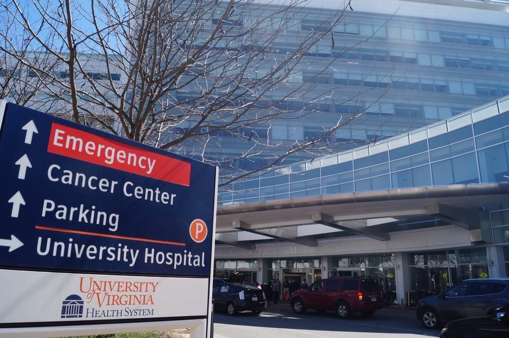 El estudio planea inscribir a 12,000 universitarios de más de 20 universidades a través del país (la Universidad es una de ellas) y seleccionar al azar a la mitad de los participantes para que la mitad reciba la vacuna inmediatamente y que el resto la reciba dentro de cuatro meses.