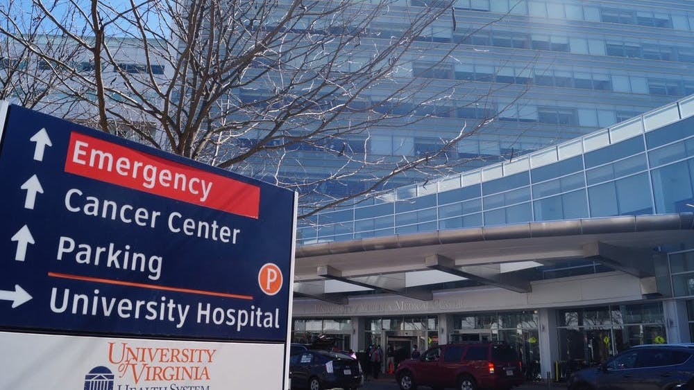 El estudio planea inscribir a 12,000 universitarios de más de 20 universidades a través del país (la Universidad es una de ellas) y seleccionar al azar a la mitad de los participantes para que la mitad reciba la vacuna inmediatamente y que el resto la reciba dentro de cuatro meses.