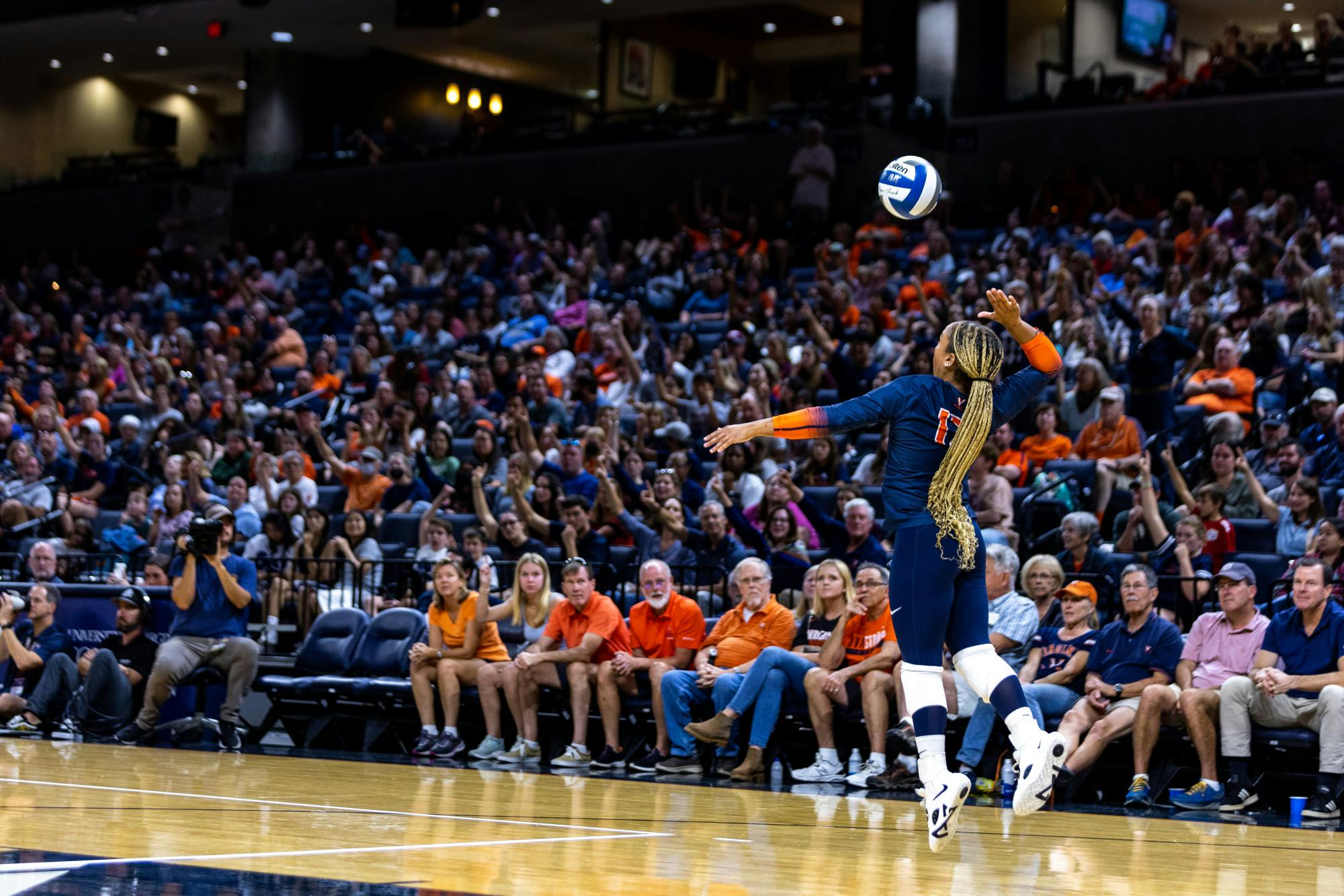 The Cavaliers rallied to complete just their second reverse sweep of the season at John Paul Jones Arena.