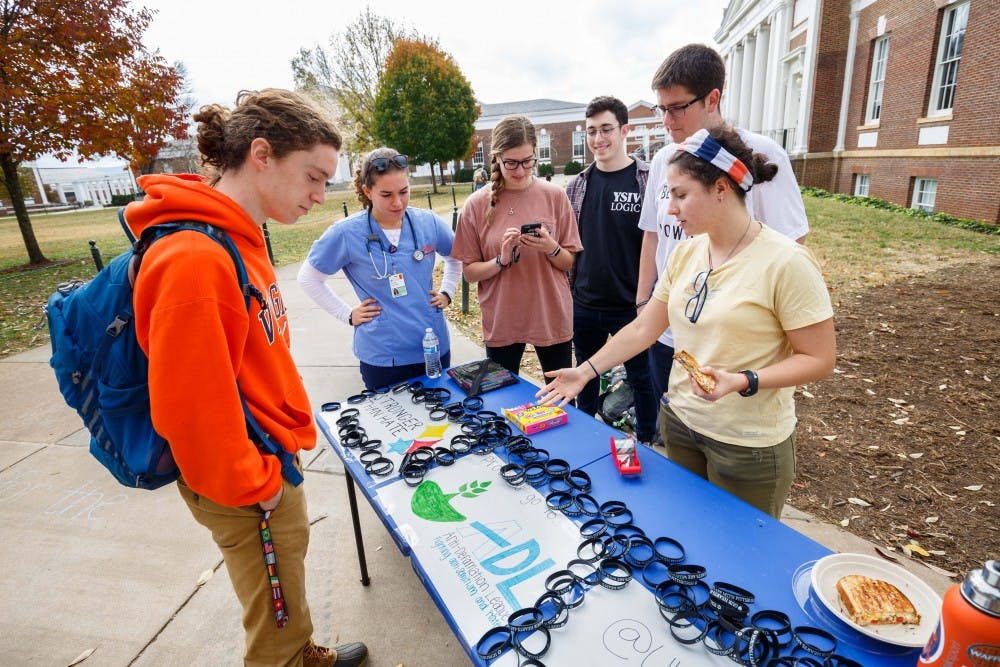 JLC held a fundraising event and sold “Our Hearts Are With Pittsburgh” wristbands to commemorate the victims of the synagogue shooting and raise money for the Tree of Life Synagogue and the Anti-Defamation League.